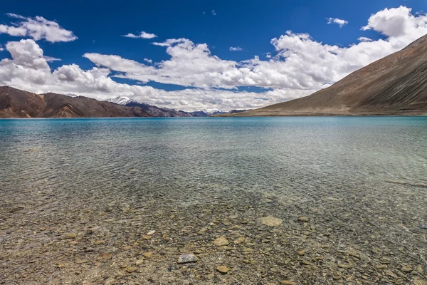 Hermosa turquesa Pangong Tso lago Ladakh, India —  Fotos de Stock