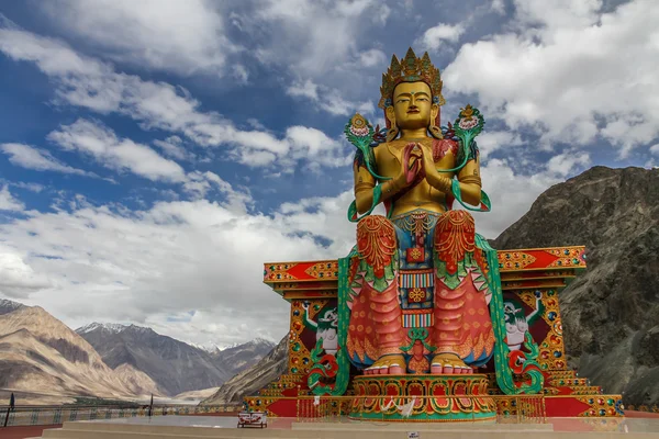 Big sitting buddha-diskit kloster, ladakh, indien — Stockfoto