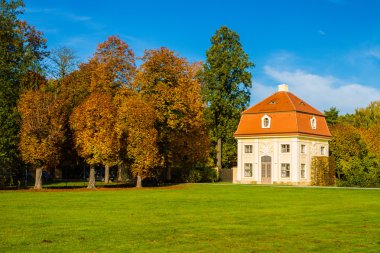 Evde sonbahar renkli Park-Moritzburg, Almanya