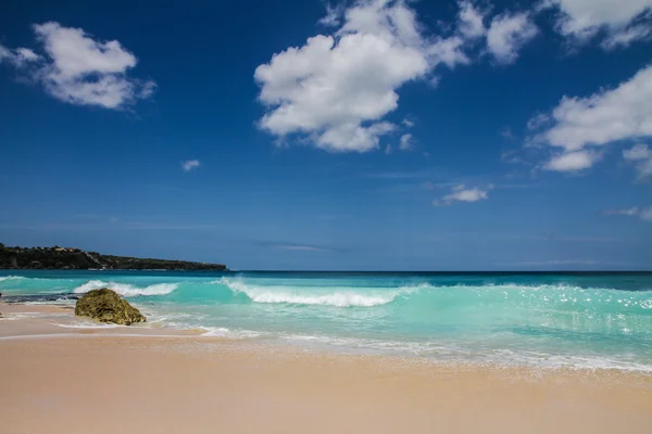 Krásná a prázdné Dreamland beach-Bali, Indonésie — Stock fotografie