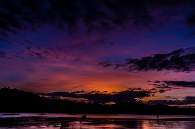 Renkli sunset beach-bağlantı noktası Barton, Filipinler
