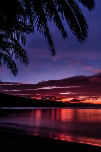 Colorful sunset on a beach-Port Barton,Philippines — Stock Photo, Image