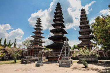 Pura Meru Hindu tapınağı - Mataram, Lombok
