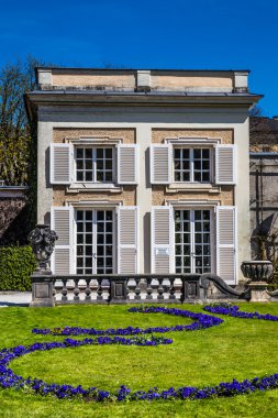 Mirabell Sarayı-Salzburg bahçelerde bina