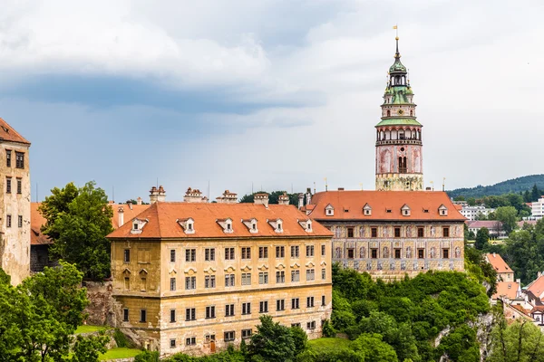 Utsikt över slottet i Cesky Krumlov-Tjeckien — Stockfoto