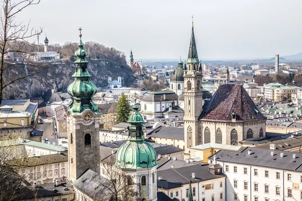 Stadsbilden i den historiska stad-Salzburg, Österrike — Stockfoto