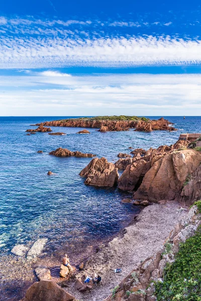 Czerwonych skał masywu Esterel Massif-Francuskiej Riwiery, Francja — Zdjęcie stockowe