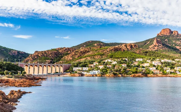 Kırmızı kayalar Esterel Massif-French Riviera, Fransa