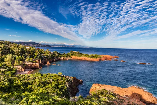 Červené skály Esterel Massif-francouzské riviéry, Francie — Stock fotografie