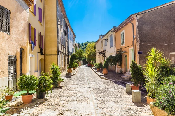 Strada romantica nella città di Collobrieres-Francia — Foto Stock