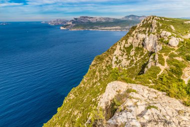 Cliff ve koyları yakınındaki Cassis-Route des ekolojikolarak, Fransa