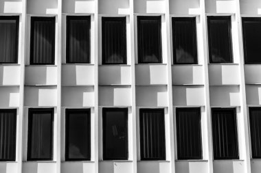 Siyah Windows Modern beyaz bina hattı