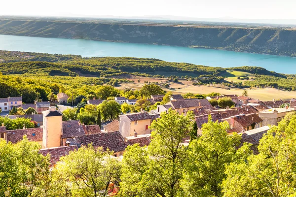 Aldeia de Aiguines e Sainte Croix Lake-France — Fotografia de Stock