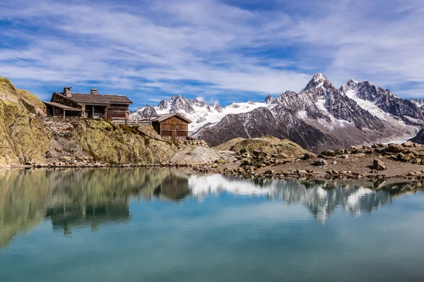 Lac Blanc, Lac Blanc toevluchtsoord, Mountain Range-France — Stockfoto