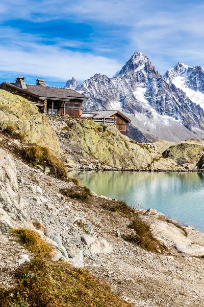 Lac Blanc, Lac Blanc toevluchtsoord, Mountain Range-France — Stockfoto