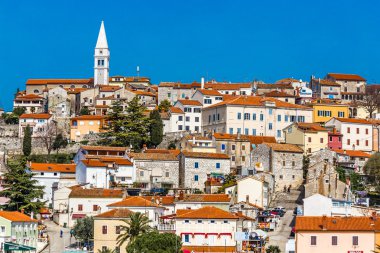 Vrsar Köyü kilise kule-Istria, Hırvatistan