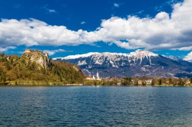 Bled Gölü ve dağ-Slovenya ile Bled Castle