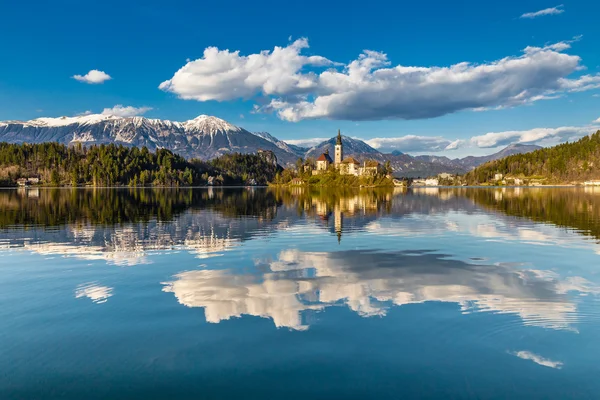 Bled tó, sziget, templom, vár, hegyi-Szlovénia — Stock Fotó