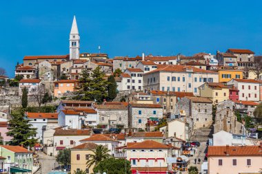 Vrsar Köyü kilise kule-Istria, Hırvatistan