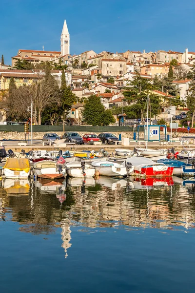 Vrsar poort en dorp-Istrië, Kroatië — Stockfoto