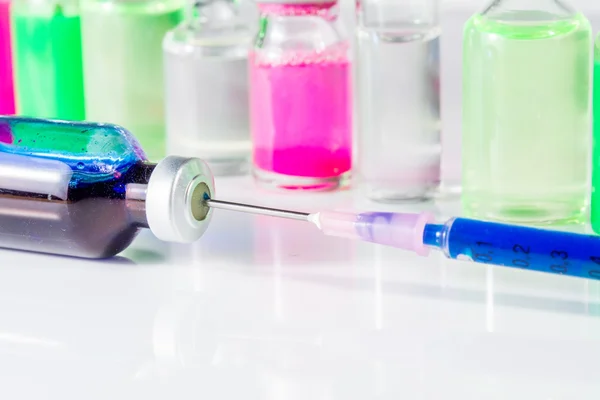 Geneeskunde laboratorium injectie — Stockfoto