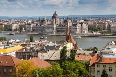 Macaristan 'ın başkenti Budapeşte' nin panoramik manzarası