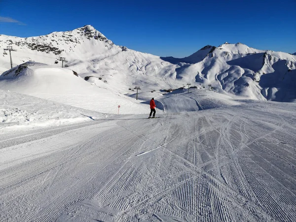 Jeune Homme Ski Alpin Dans Domaine Skiable Serfaus Fiss Ladis — Photo