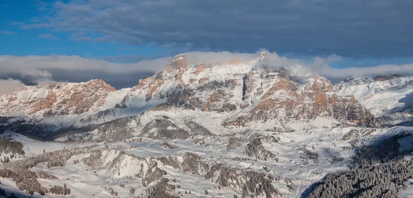 ドロミテ イタリア ヨーロッパのスキーリゾート — ストック写真