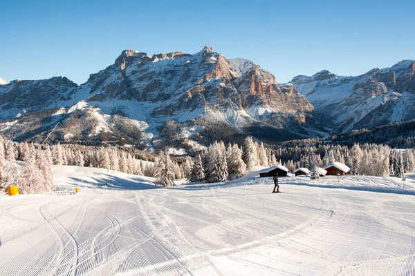 Vers Verzorgd Skipiste Met Verbazingwekkende Winterlandschap Alpen Dolomieten Ochtend Weergave — Stockfoto