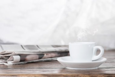 Kahve ve sabah Gazeteler