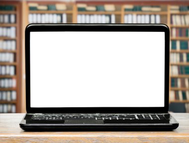 Kütüphane izole ekranlı laptop