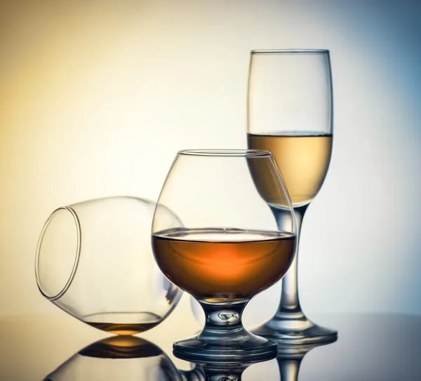 Alcohol en diferentes vasos —  Fotos de Stock