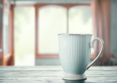 Bardak ahşap masada. 