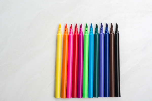 Marcadores coloridos na mesa — Fotografia de Stock