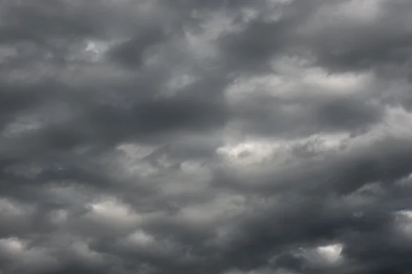 Cielo tempestoso con nuvole — Foto Stock