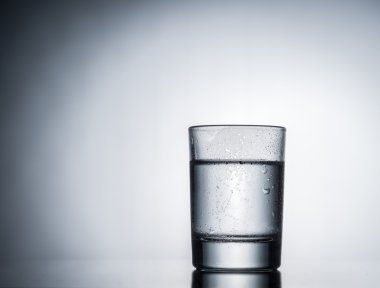 Bir bardak soğuk votka