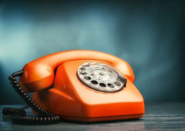 Vintage orange telefon — Stockfoto