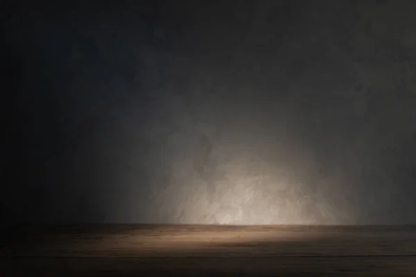 Столешница Бетонном Фоне Стены Лучом Света — стоковое фото