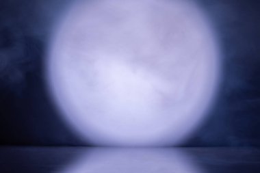 Soğuk ay ışığıyla soyut dumanlı arkaplan