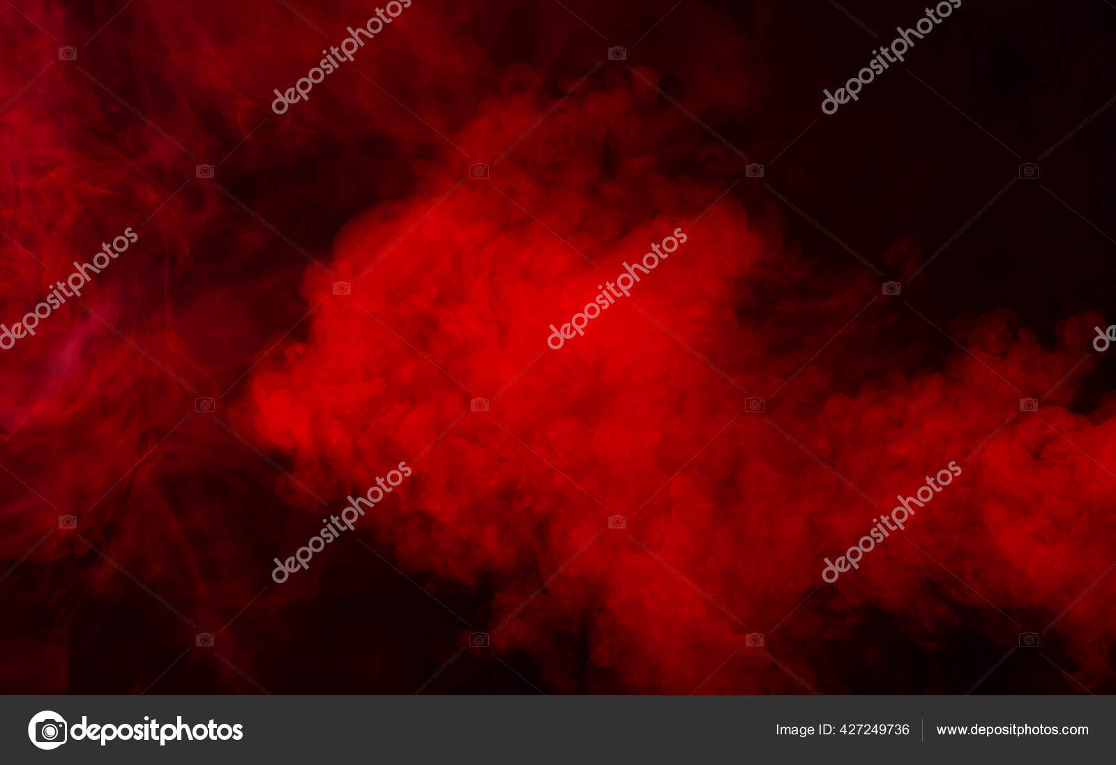 黒い背景の赤い煙 ストック写真 C Olegkrugllyak