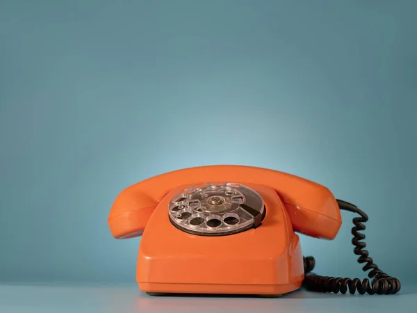 Vintage Telefon Niebieskim Tle — Zdjęcie stockowe