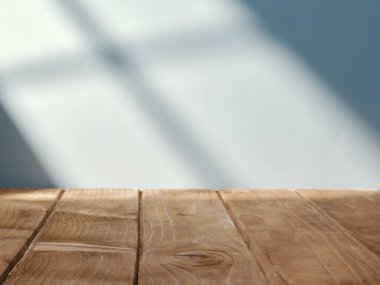 Tahta tahtalar ve bulanık arkaplan   