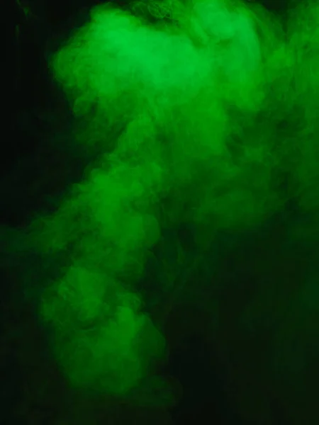 黑色背景上的绿色烟雾纹理 — 图库照片