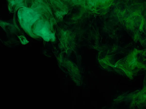 Primo Piano Colpo Fumo Verde Isolato Nero — Foto Stock