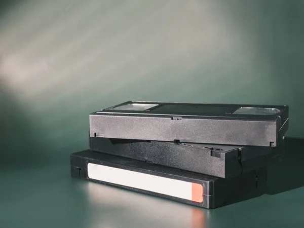 Yeşil Arkaplanda Vhs Video Kasetleri — Stok fotoğraf