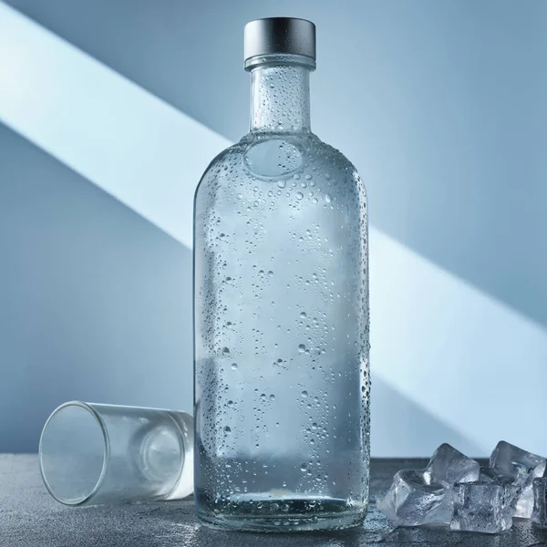 Bouteille Vodka Avec Verre Glace — Photo