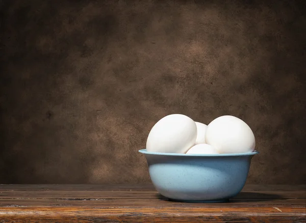 Bir kase tavuk yumurta — Stok fotoğraf