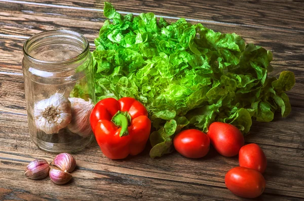 Groenten op houten tafel — Stockfoto