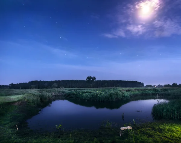 Maan rivier bij nacht — Stockfoto