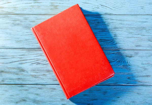 Kırmızı kitap geçerli — Stok fotoğraf